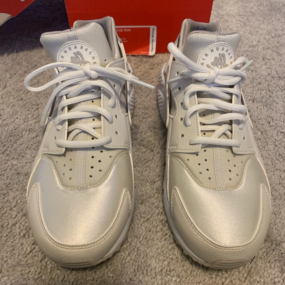 Air Huaraches running shoes NEVER WORN